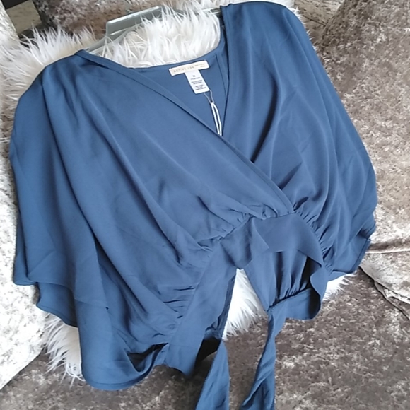 Blouses - Picture 3 of 3